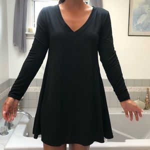 Short black long sleeve dress